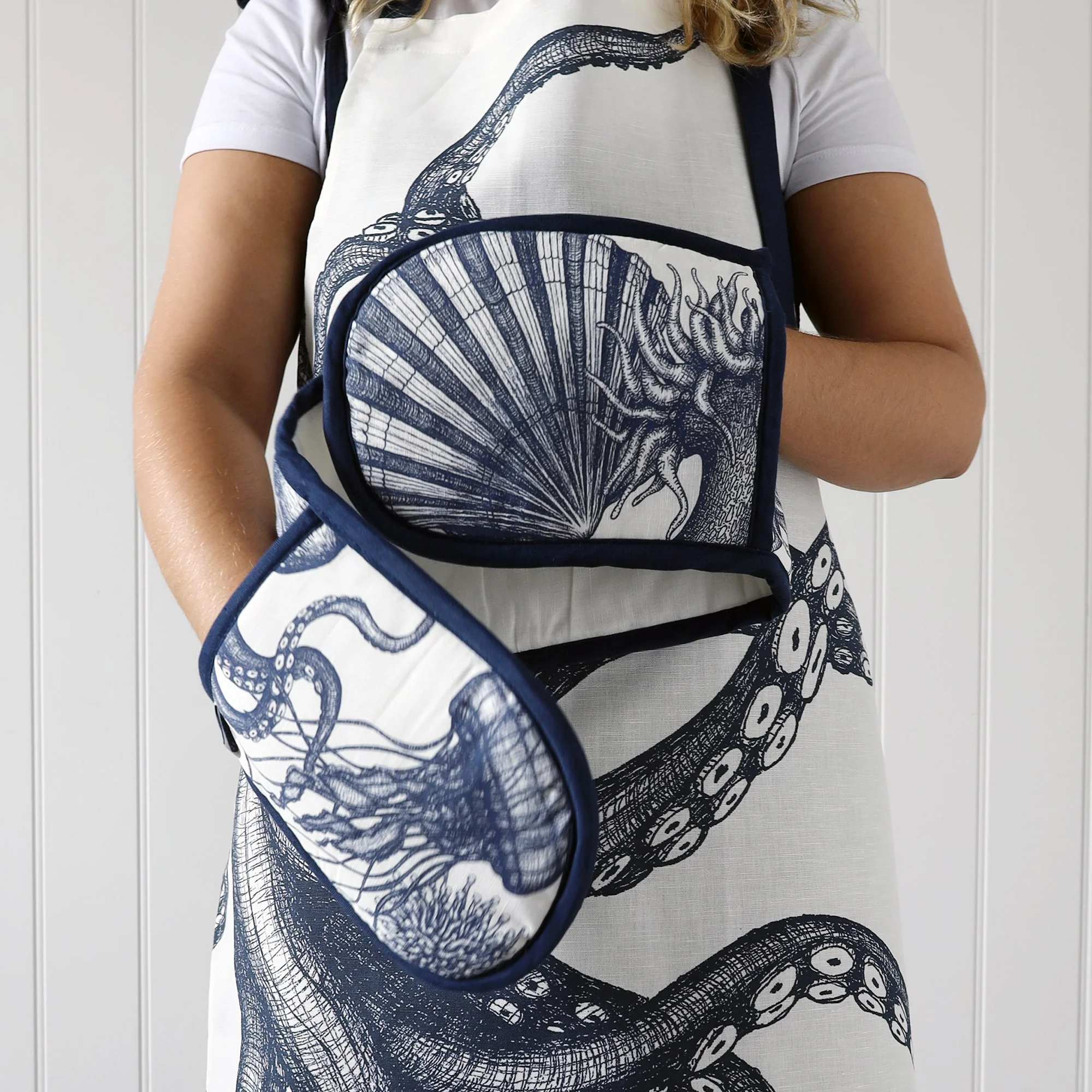 Sea Creature Oven Gloves - Image 3