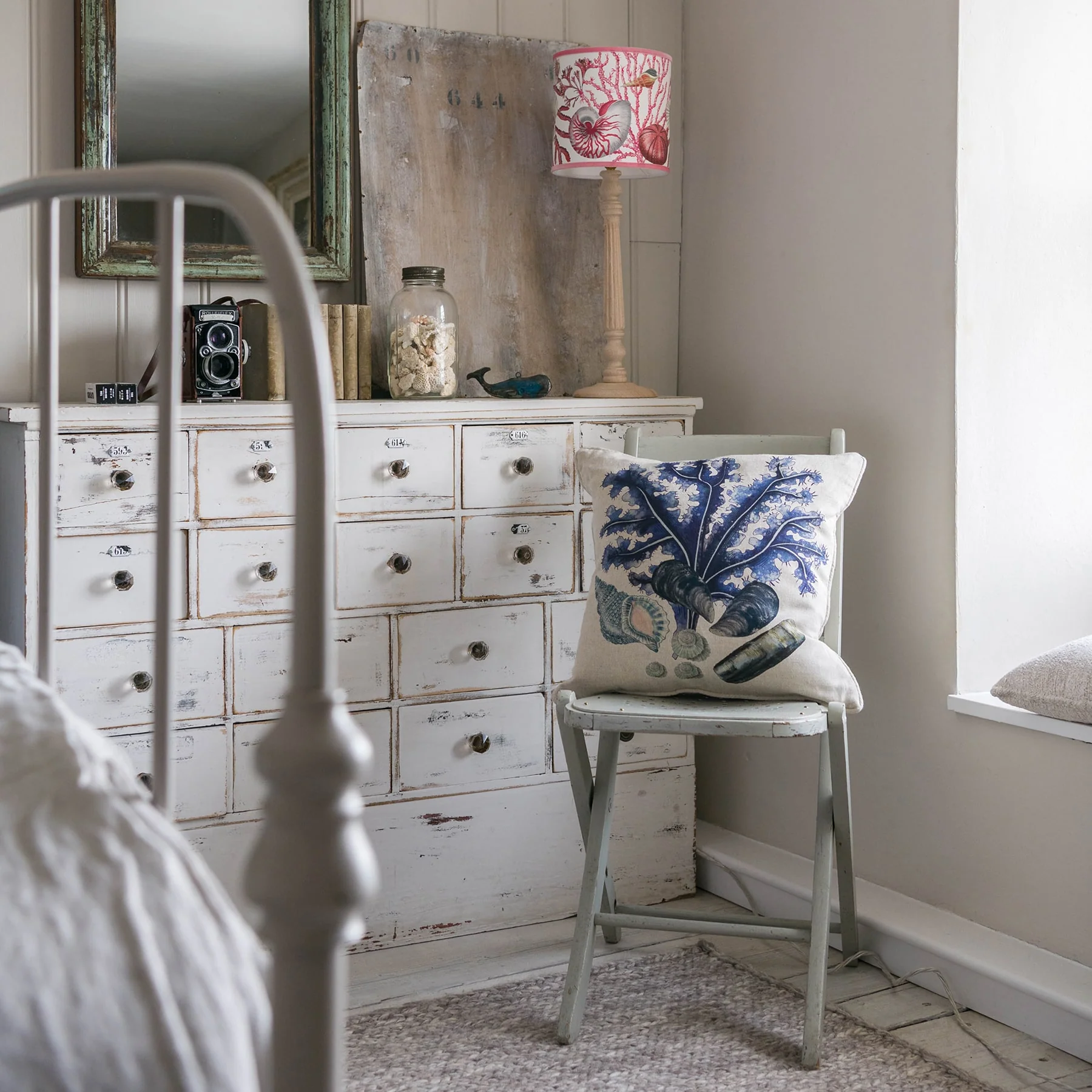 White Shell Seeker Lampshade - Image 4